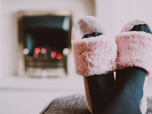Chaussons chauffants vs compression pour la récupération